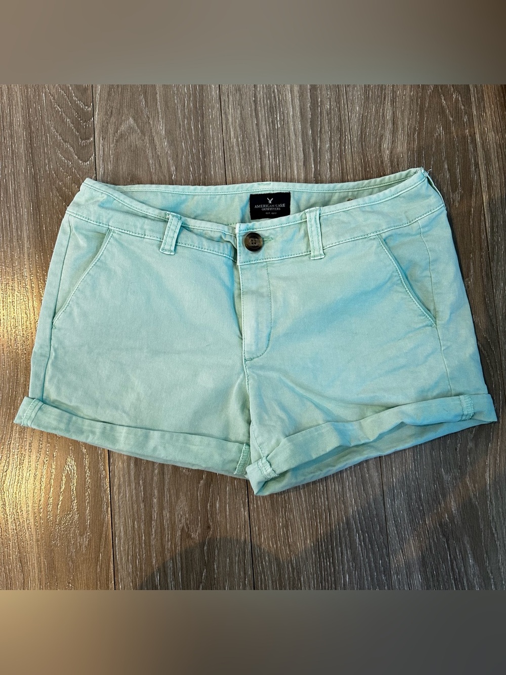 American Eagle Outfitters Mint Green Women's Rolled Midi Shorts size 8